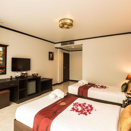 Tanawan Phuket Hotel Экстерьер фото