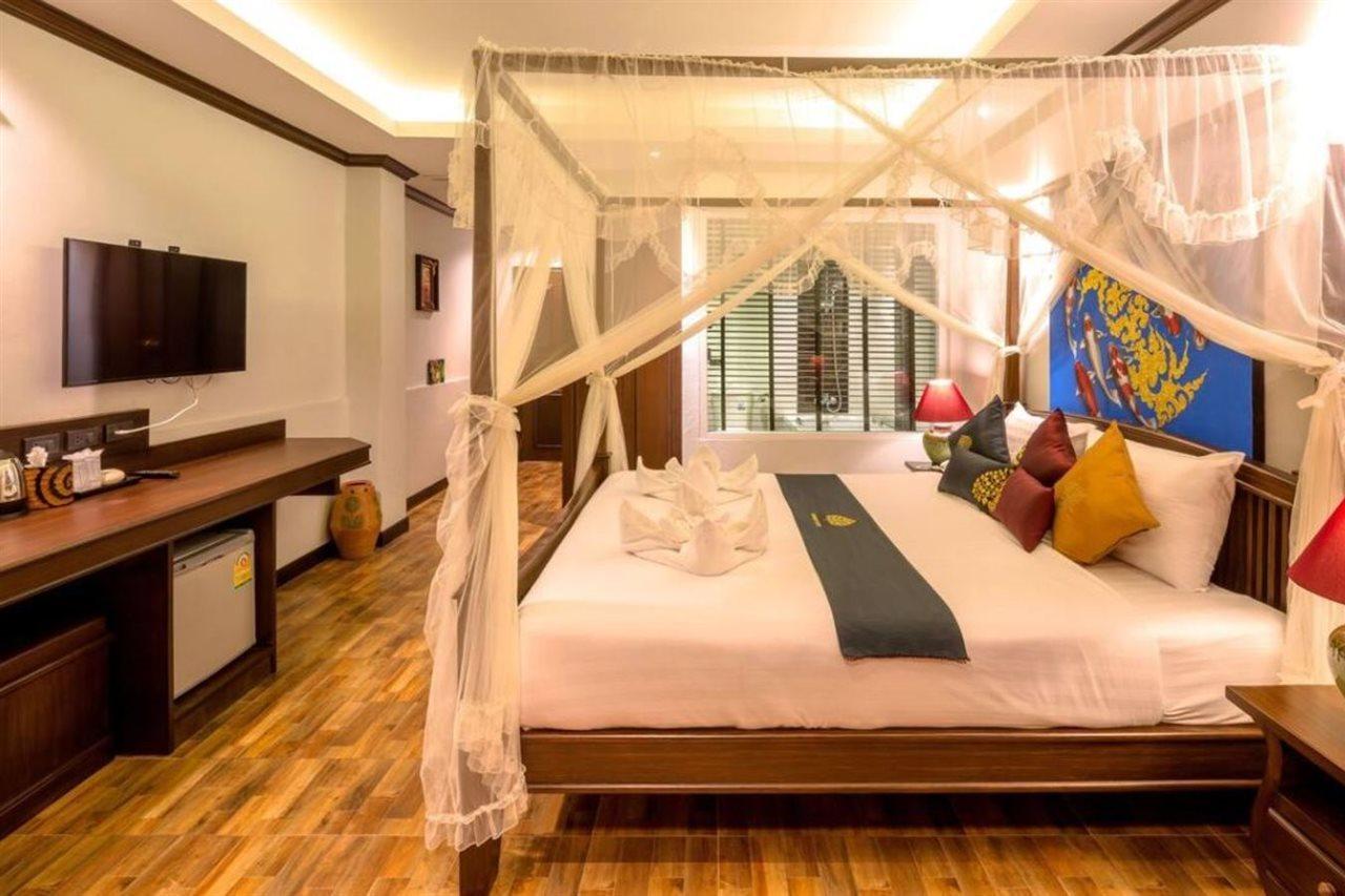Tanawan Phuket Hotel Экстерьер фото