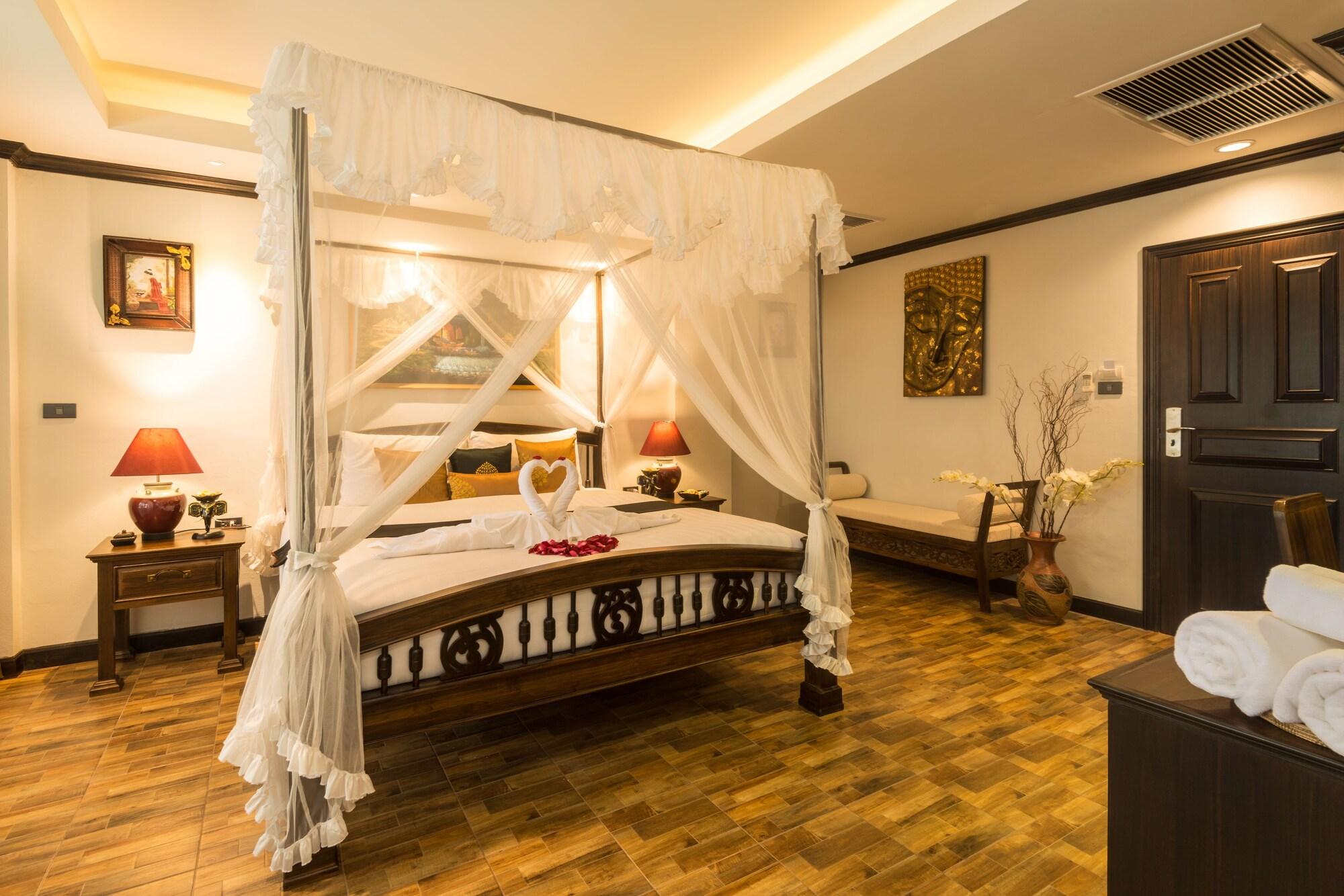 Tanawan Phuket Hotel Экстерьер фото