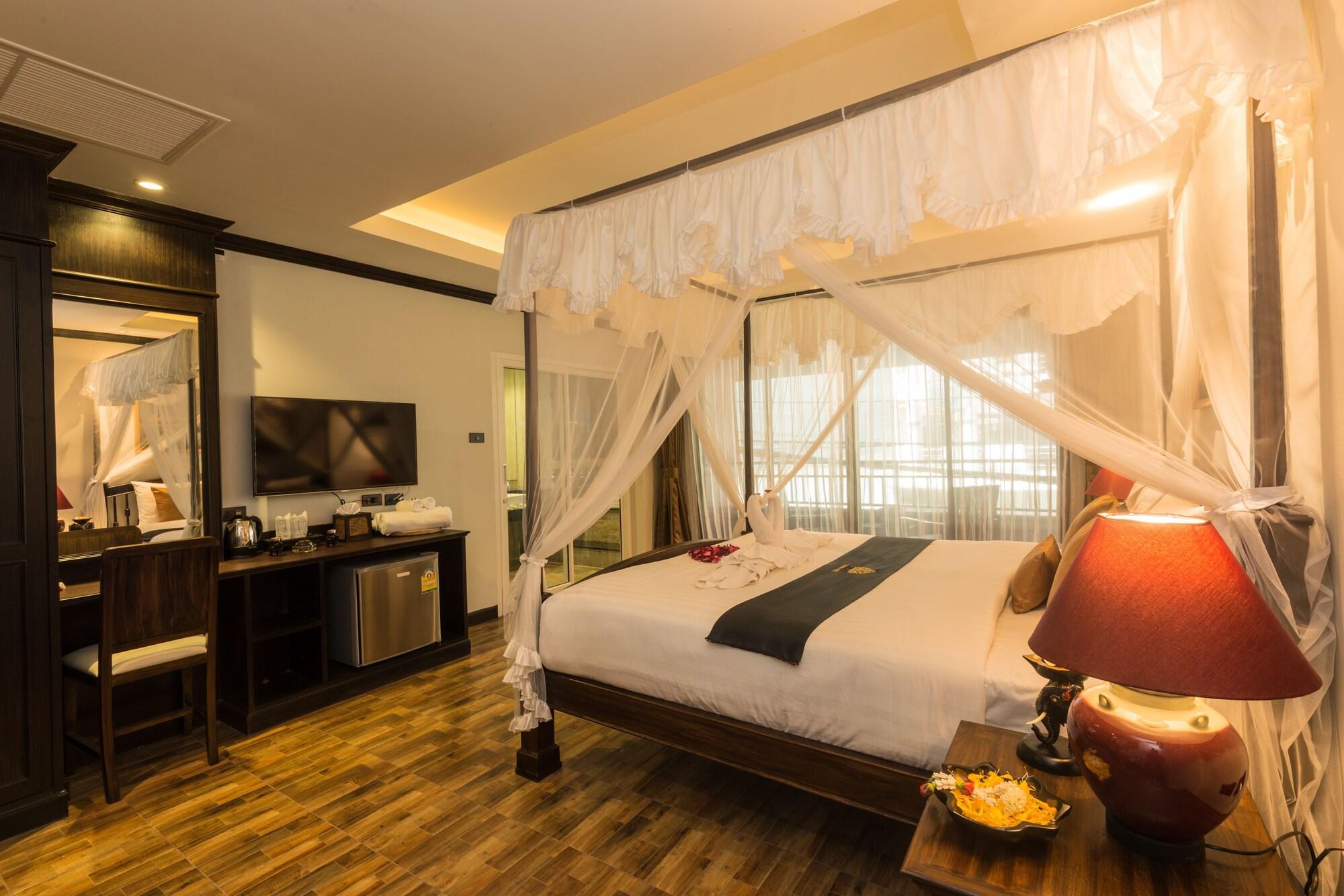 Tanawan Phuket Hotel Экстерьер фото