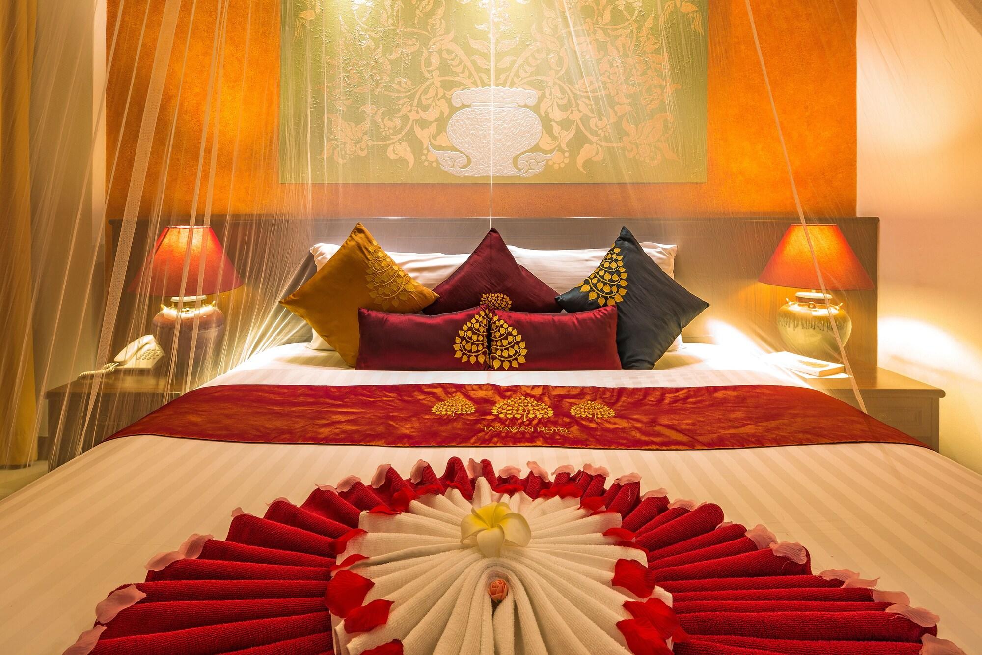 Tanawan Phuket Hotel Экстерьер фото