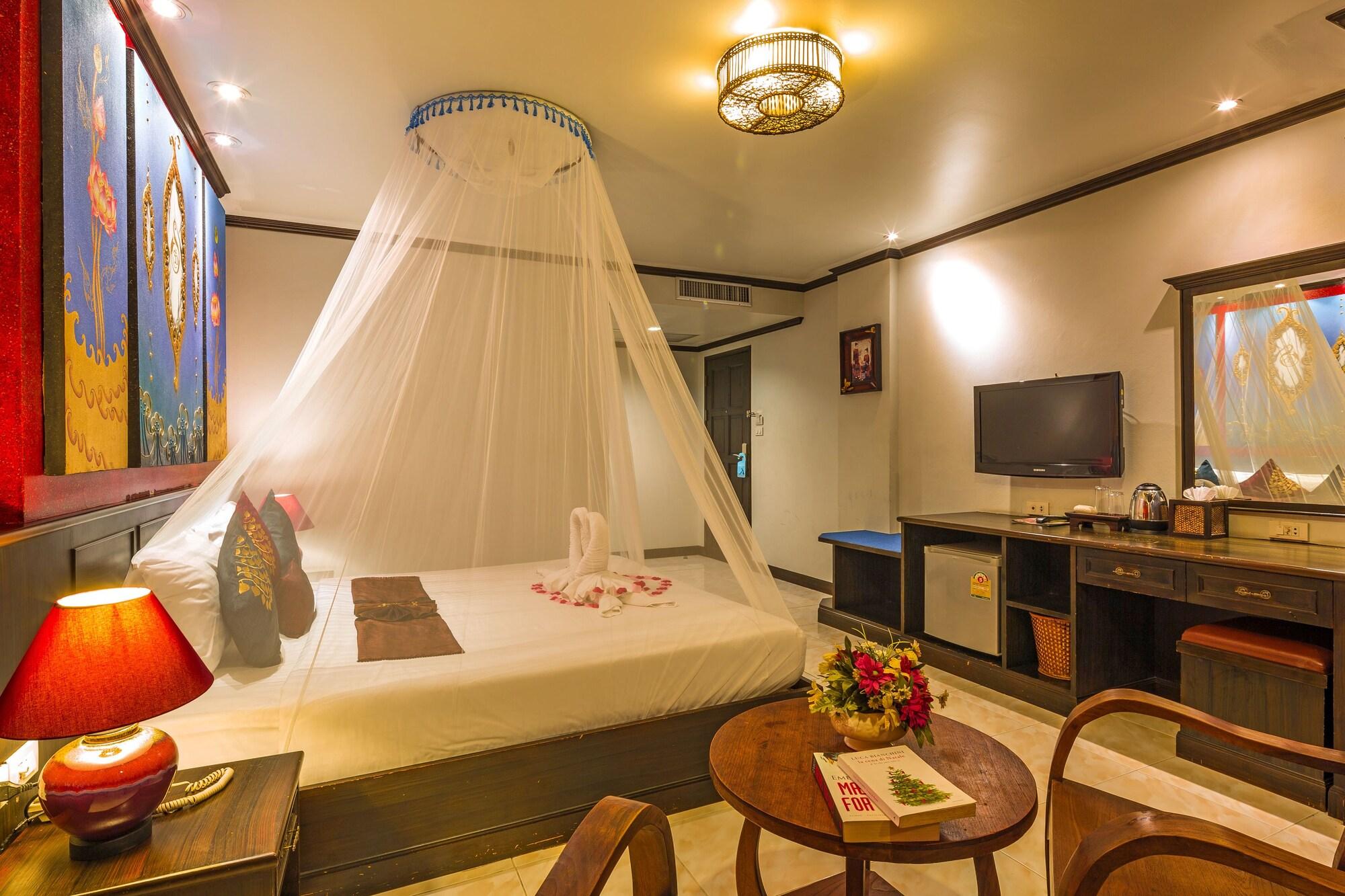 Tanawan Phuket Hotel Экстерьер фото