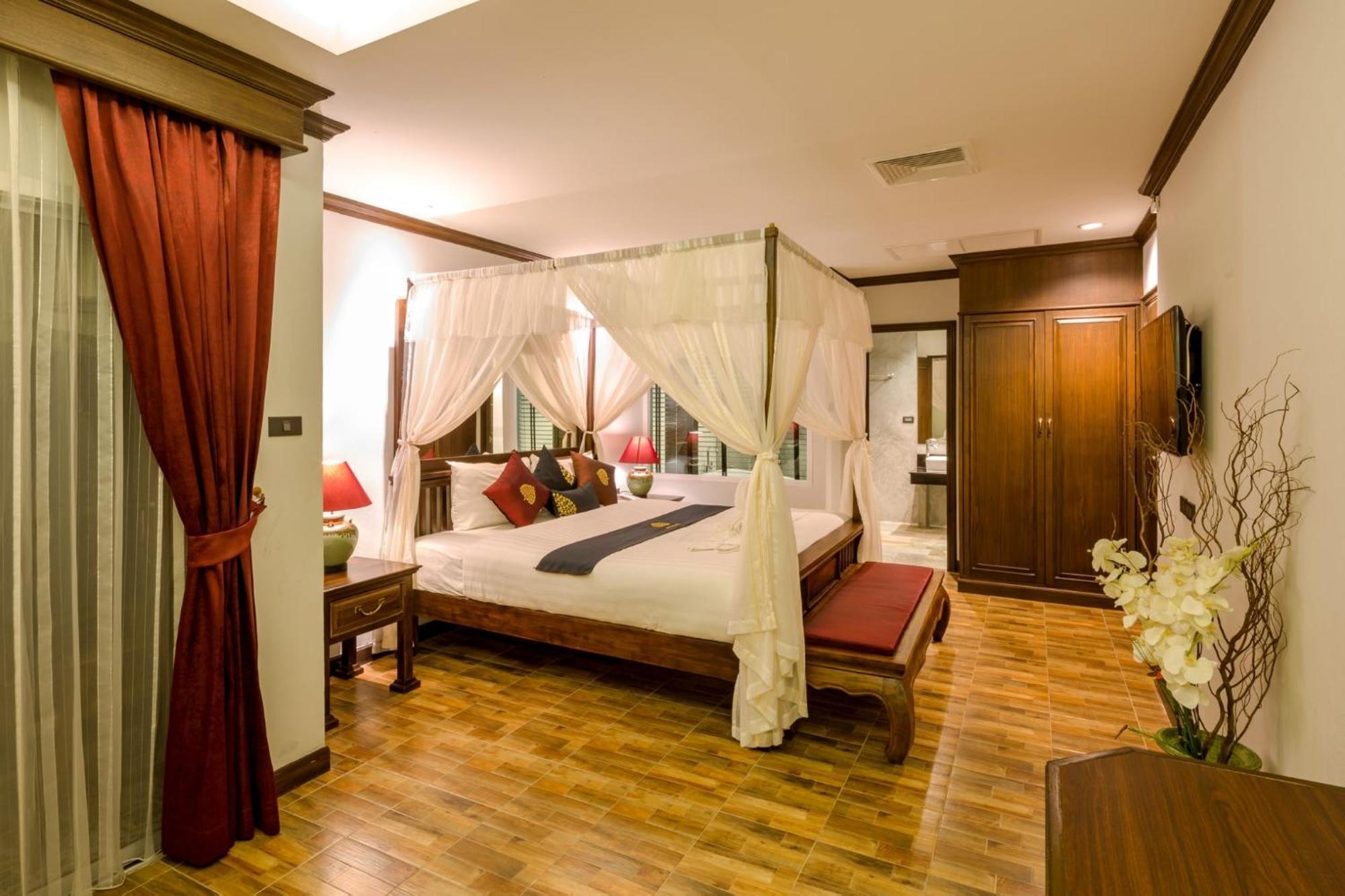 Tanawan Phuket Hotel Экстерьер фото