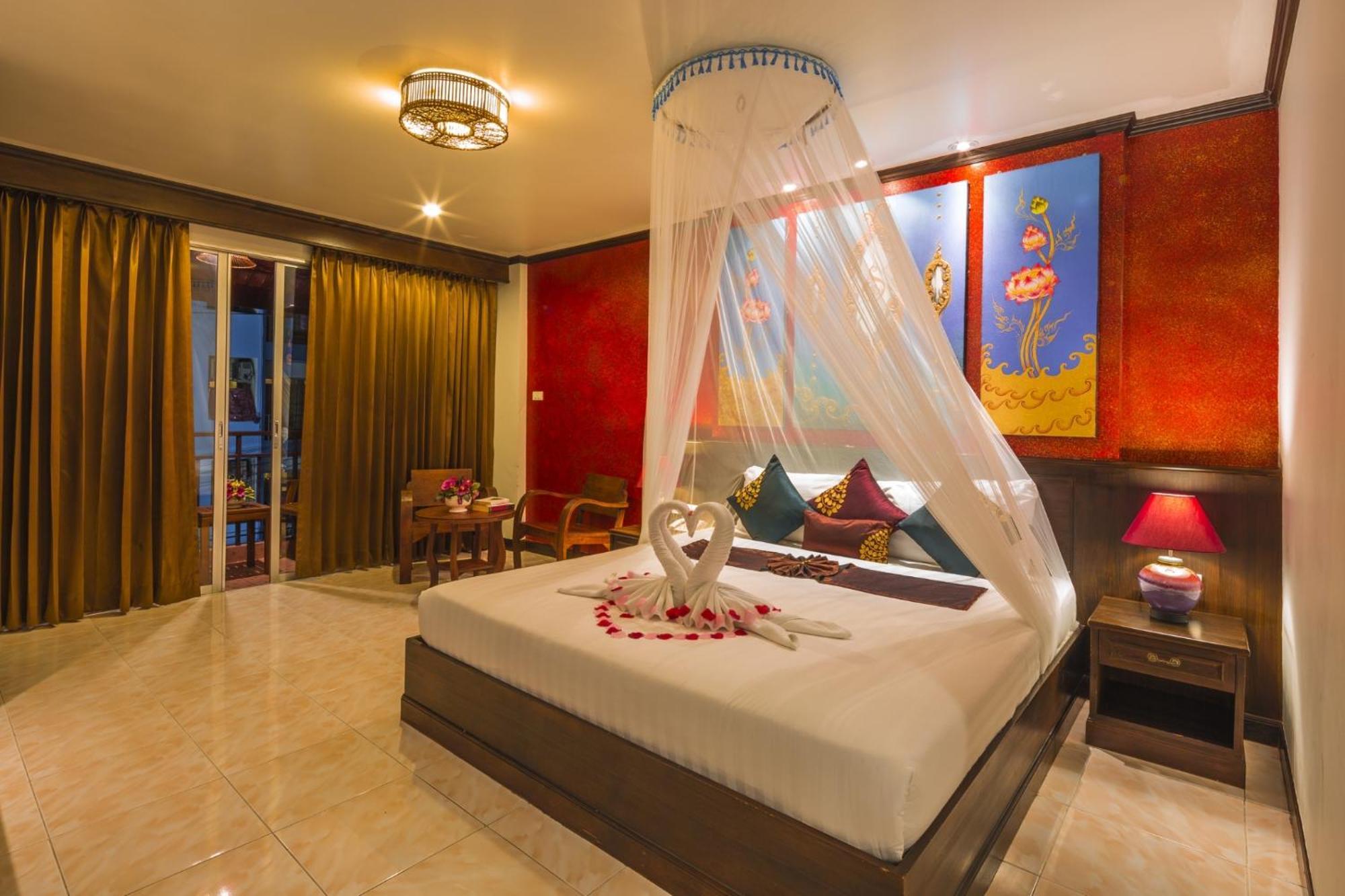 Tanawan Phuket Hotel Экстерьер фото