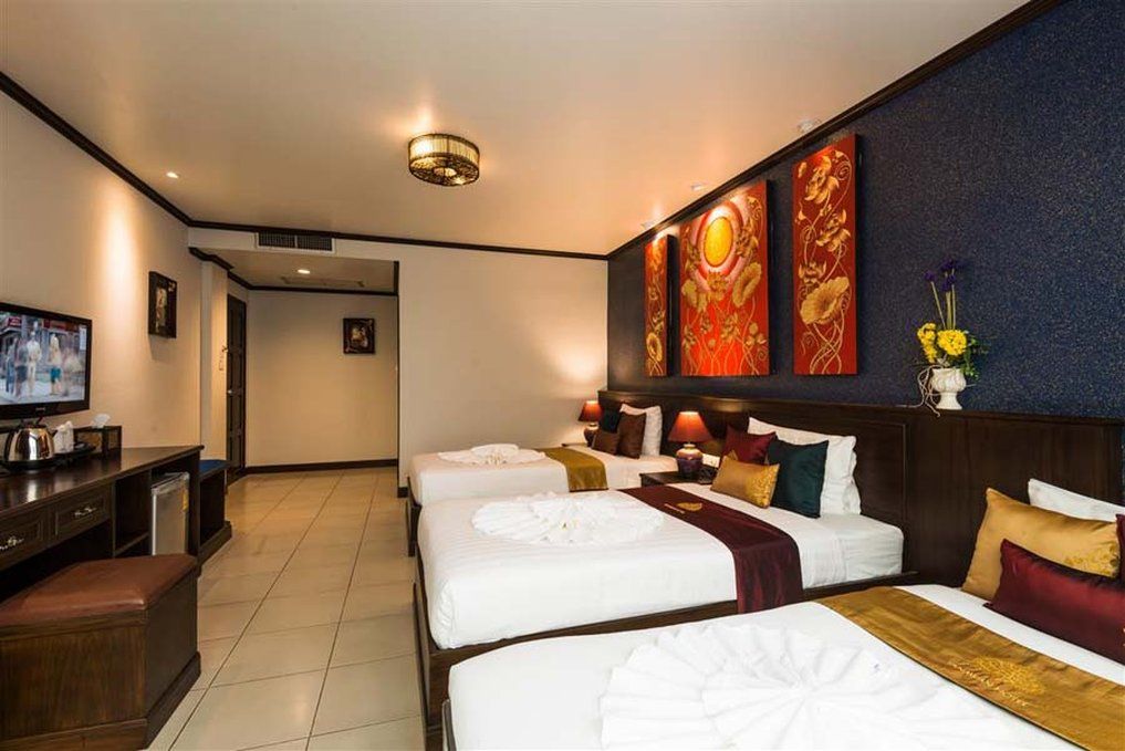 Tanawan Phuket Hotel Экстерьер фото