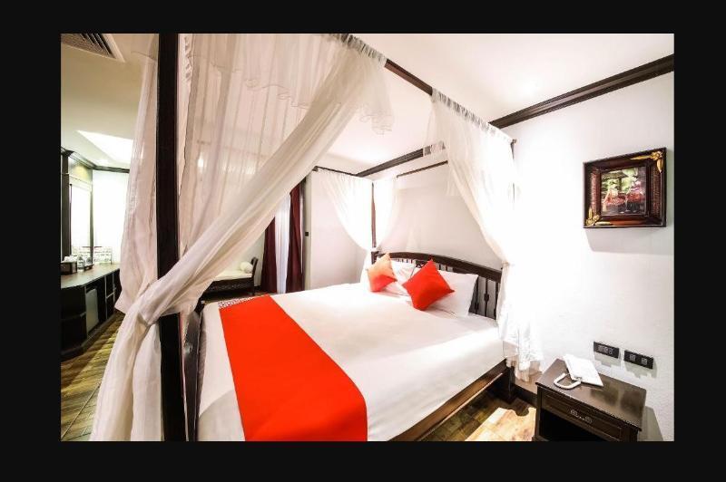Tanawan Phuket Hotel Экстерьер фото