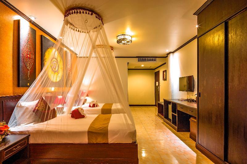 Tanawan Phuket Hotel Экстерьер фото