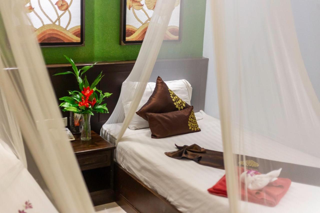 Tanawan Phuket Hotel Экстерьер фото