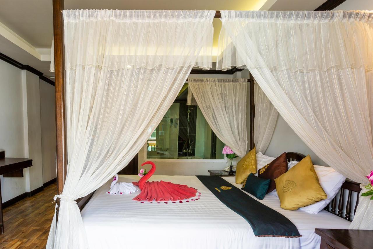 Tanawan Phuket Hotel Экстерьер фото