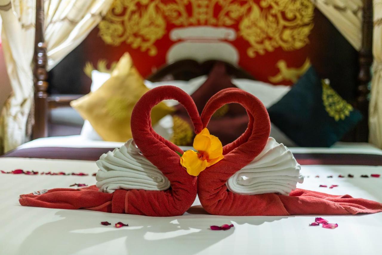 Tanawan Phuket Hotel Экстерьер фото
