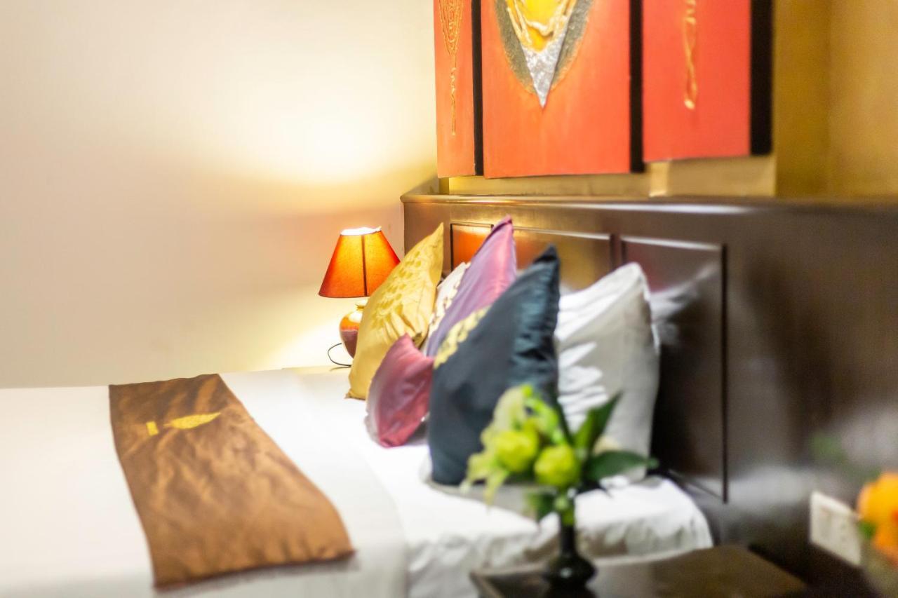 Tanawan Phuket Hotel Экстерьер фото