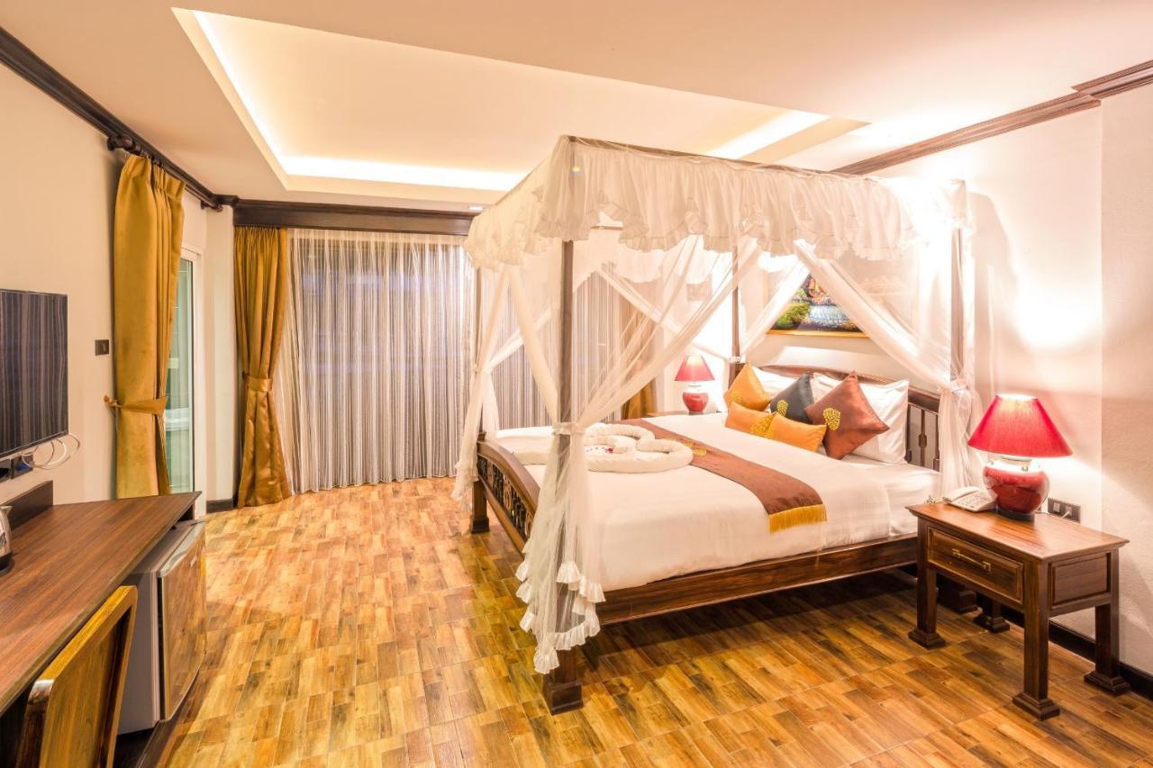 Tanawan Phuket Hotel Экстерьер фото
